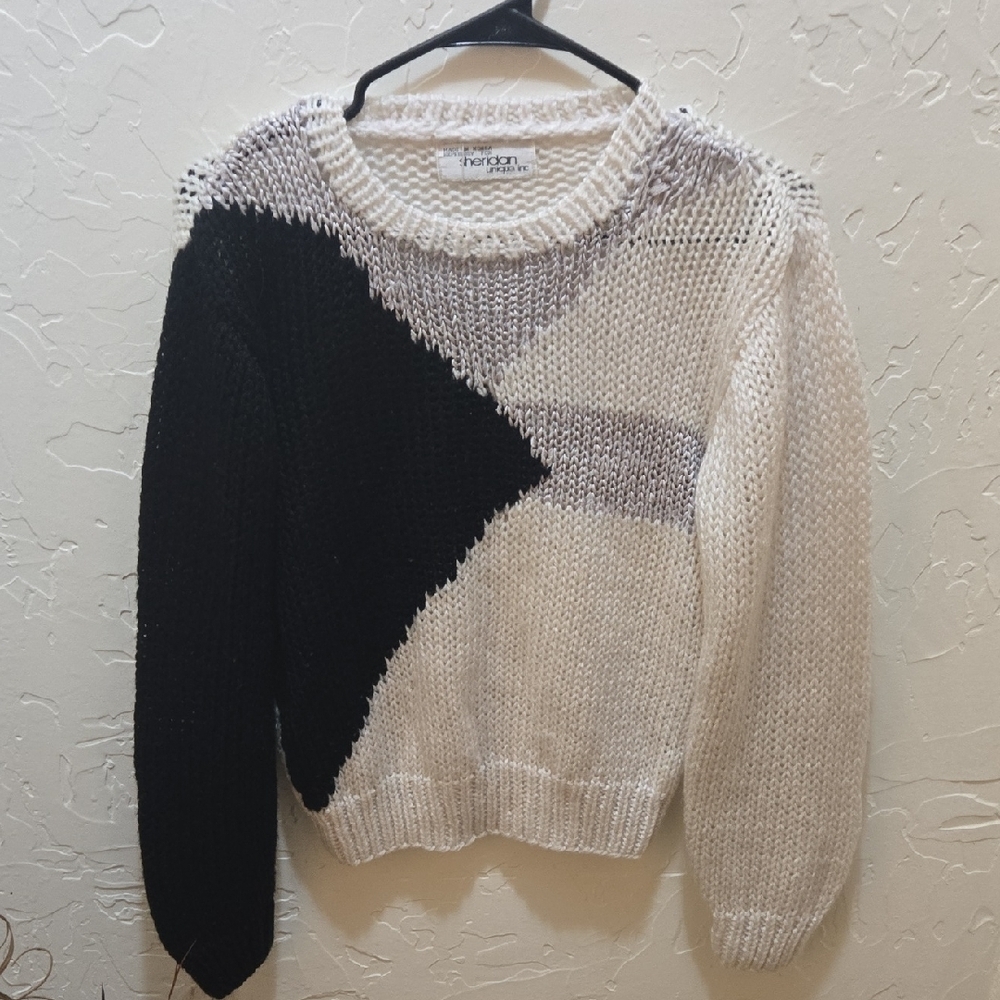 3/$10 Vintage 80s Sheridan Unique Geometric Crew Neck Sweater